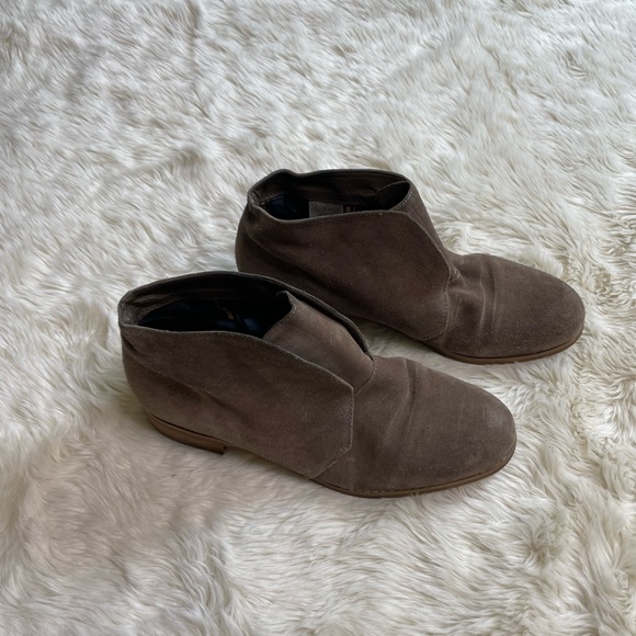 Blondo Taupe Verona Suede Waterproof Booties 8.5M - Picture 2 of 9